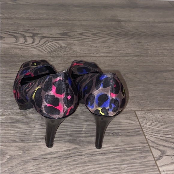 Heels - Picture 5 of 6